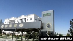 Автобусная остановка, Ашхабад 