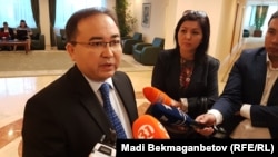 Рамазан Алимкулов, директор Национального единого центра тестирования, отвечает на вопросы журналистов. Астана, 15 августа 2017  года.