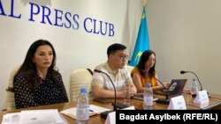 Адвокаты арестованного на 40 суток чеченского активиста Мансура Мовлаева на пресс-конференции. 22 мая 2025 года 