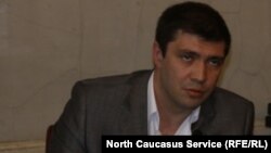 Камалов Магьди-МухIамад – «Рагlуе эркенлъи» гlуцlиялъул генералияв директор, Москва, 2012 сон