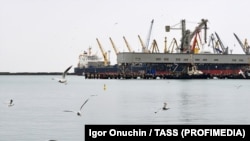 Порт в Туапсе, Краснодарский край, 15 марта 2020 года