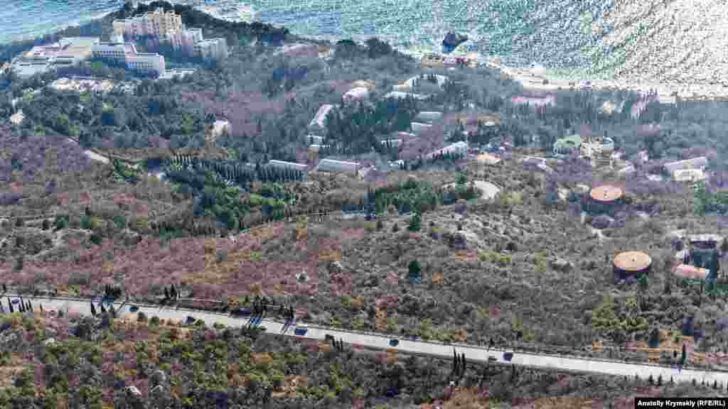 Фороський Кант &ndash; західна вершина розсіченої на три частини гори з вапнякового моноліту Мшатка-Кая. Через нього проходить понад 20 туристичних маршрутів різної категорії складності, які дуже популярні серед місцевих, туристів, а також альпіністів