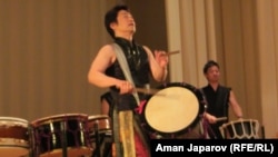 Жапон добулбасчыларынын Бишкектеги концерти, 18-ноябрь, 2012.         