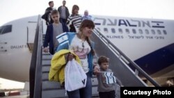 Израилге туруктуу жашоо үчүн кетип жаткан орусиялыктар