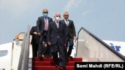 محمد اشرف غنی رئیس جمهوری افغانستان حین ورود به میدان هوایی دوحه. ۵ اکتوبر ۲۰۲۰
