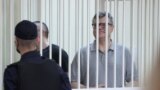 Незарэгістраваны кандыдат у прэзыдэнты Беларусі Віктар Бабарыка, арыштаваны ў чэрвені 2020 году па абвінавачваньні ў карупцыі, прысутнічае на судзе ў Менску, 6 ліпеня 2021 году