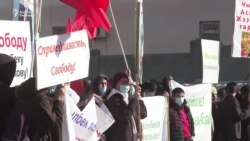 Кумтөр иши боюнча айыпталган саясатчылар абакта калтырылды