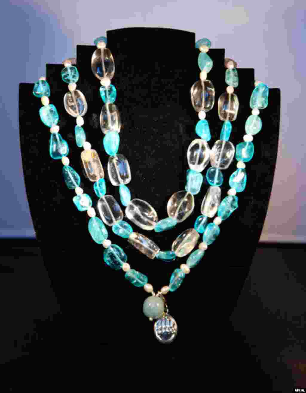 Выставка кыргызского ювелира в Лондоне #11