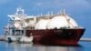 Катардын суюлтулган газ толтурулган танкери Рас-Лаффан деңиз портунда. 