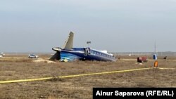 Разбившийся борт компании Azerbaijan Airlines близ Актау