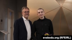 Игор Лосик бо Стив Капус, президенти Радиои Озодӣ. 11 сентябри соли 2025, шаҳри Вилнюс, Литва.