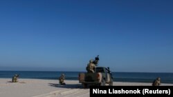 Співробітники Державної прикордонної служби України з мобільного підрозділу протиповітряної оборони з боротьби з безпілотниками беруть участь у навчанні. Фото архівне 