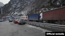 Ավտոմեքենաների կուտակումներ Լարսի անցակետում, արխիվ 