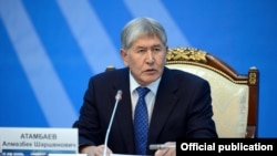 Алмазбек Атамбаев.