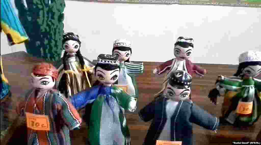 Лухтакҳои сохти Фирӯза Сулаймонова