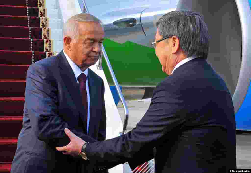 Өззбекстан президенти Ислам Каримов. Өзбекстандын мамлекет башчысы Бишкекке 2007-жылдан бери келе элек болчу.