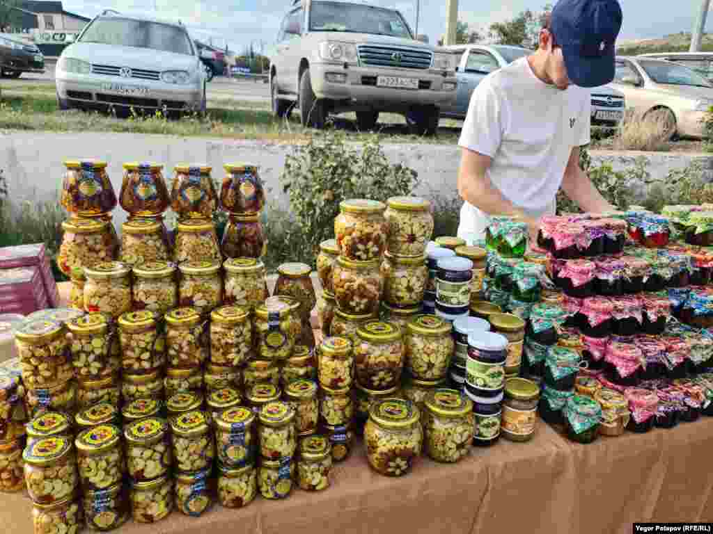 Кримськотатарські солодощі також були широко представлені на фестивалі