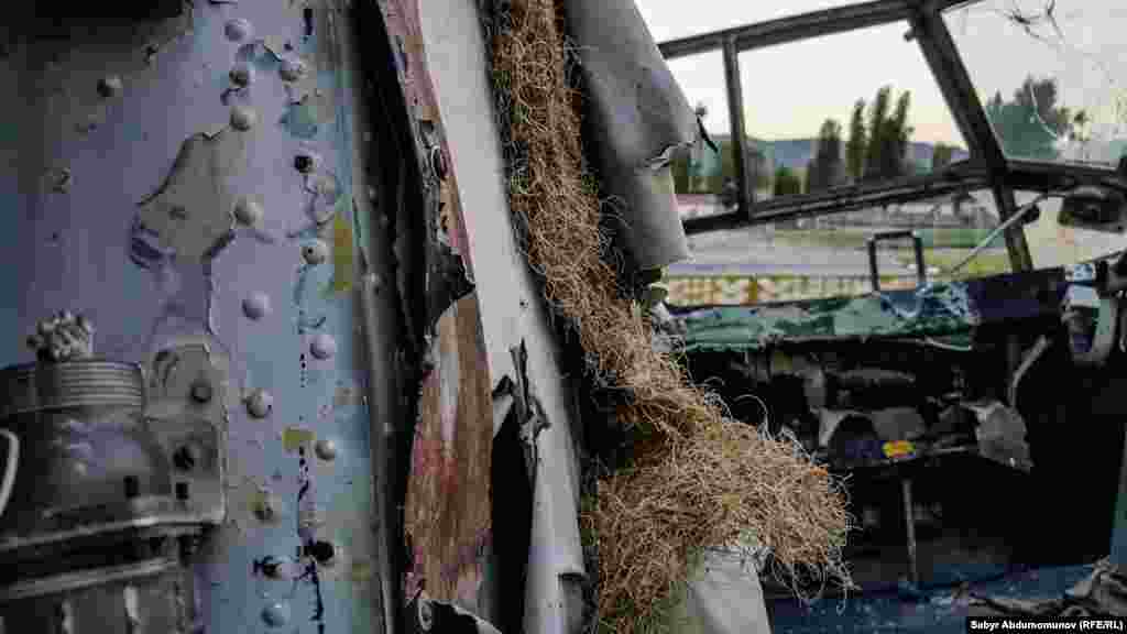 2013-жылдын апрелинде &quot;Скай Бишкектин&quot; 33-орундуу швециялык СААБ&ndash;340А учагы 16 жылдан соң жарым сааттык Жалал-Абад&mdash;Казарман каттамын аткарган. Жадыбал боюнча, ал рейс жумасына үч жолу учуп турмак. Иш жүзүндө, айына эки ирет каттап турду. Бирок бир тарапка жол кире 2000 сомдон ашуун болгонуна байланыштуу ал рейс көпкө чейин учкан жок.