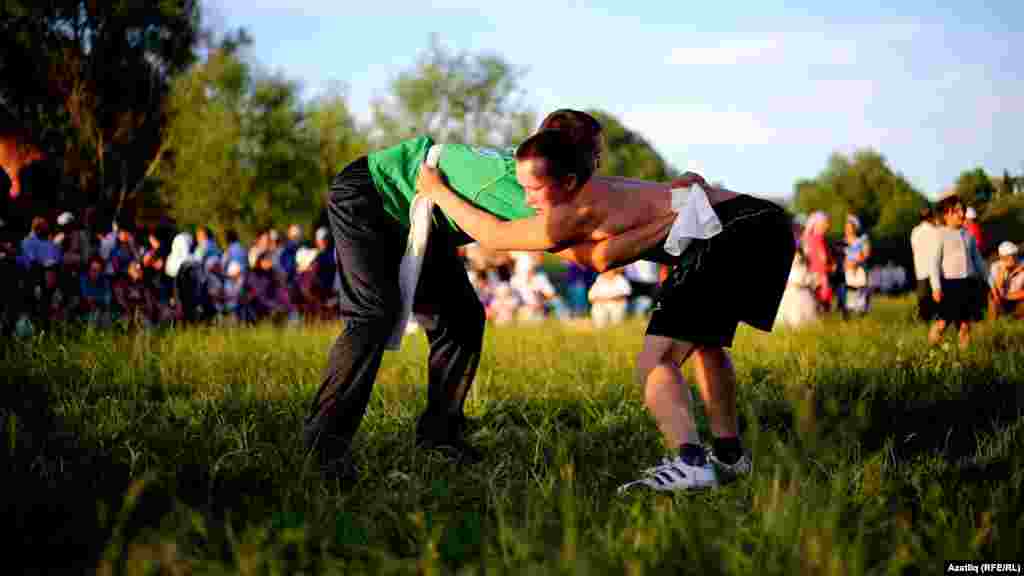 Яшь көрәшчеләр