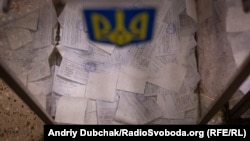 Факти нестачі виборчих скриньок та кабінок для голосування спостерігачі фіксують і на Київщині