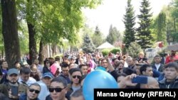 Gazak protestçileri. Almaty, 1-nji maý, 2019 ý.
