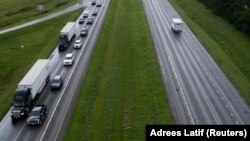 АКШдагы трассалардын биринде тартылган сүрөт,  жаңылыкка тиешеси жок.  Иллюстрация үчүн колдонулду