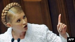 При этом эксперты допускают теоретическую возможность объединения Блока Юлии Тимошенко с Партией регионов