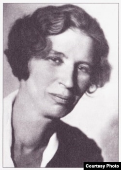 Елена Усиевич.