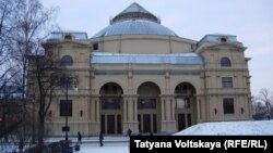 Здание театра "Мюзик-Холл" в Петербурге