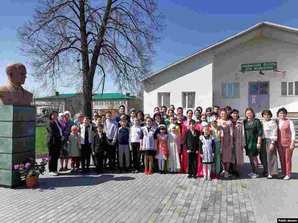 Татарстанның Чирмешән районы Иске Кади авылында Тукай бюсты