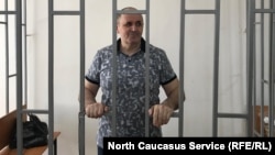 Оюб Титиев на судебном заседании