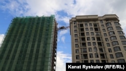 Бишкектеги курулуп жаткан үйлөр. 
