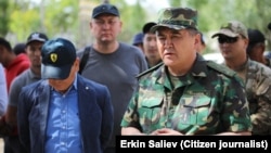 Камчыбек Ташиев в Баткенской области после конфликта на кыргызско-таджикской границе. 2 мая 2021 года. 
