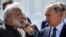 Hindistanyň premýer-ministri Narenda Modi (çepde) we Russiýanyň prezidenti Wladimir Putin