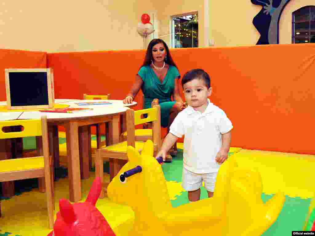 Мехрибан Алиева с внуком