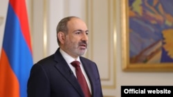 Нікол Пашинян виступив із заявою про відставку, але продовжить виконувати обов’язки прем’єра в повному обсязі до призначення нового уряду