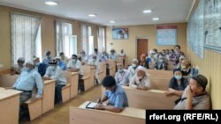 Кызыл-Кыя шаарындагы жыйын.