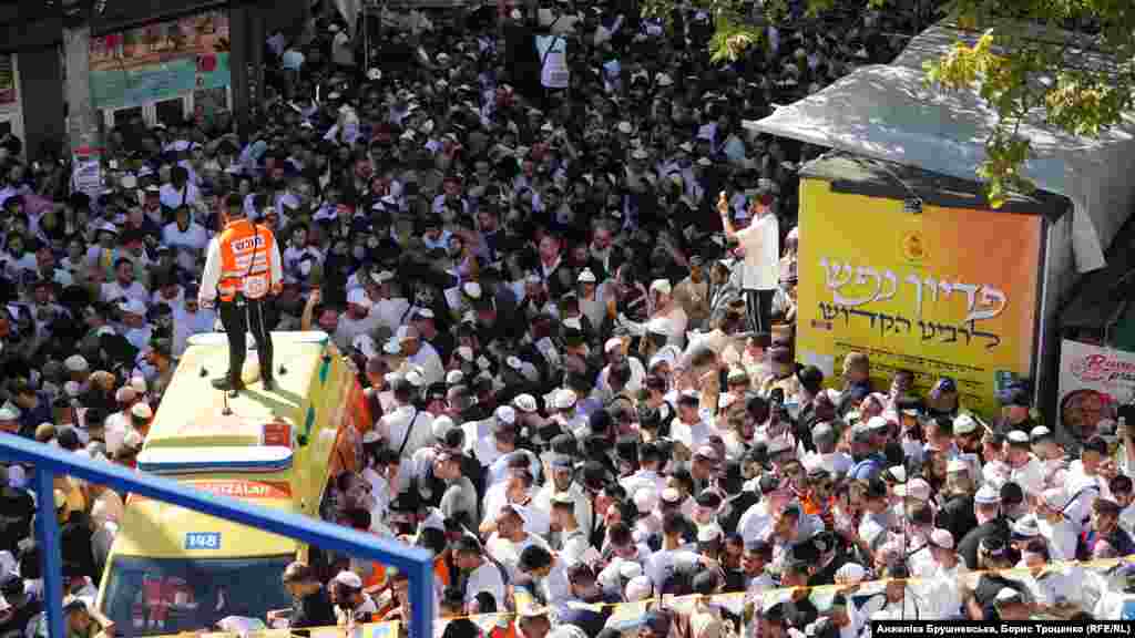 «Тікун а-Клалі» (буквальний переклад: «всеосяжне виправлення») – це масова молитва, під час якої зачитується зібрання з десяти псалмів царя Давида, читання яких служить тшувою (покаянням) за всі гріхи. Цю збірку із псалмів Тегіліму склав раббі Нахман з Брацлава