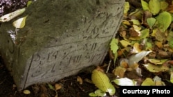 Бишбалтадагы мөселман зиратындагы җимерек кабер ташлары