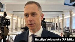 Уряд хоче створити умови «для кожного поляка і кожної польки, щоб вони могли пройти військове навчання», каже Цезарій Томчик