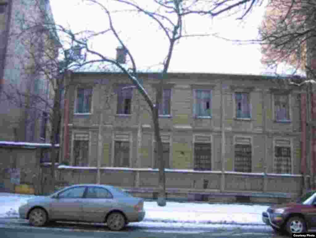 5-я линия В. О., дом № 60а, бывшие деревянные службы частной больницы для нервных и душевнобольных А. Э. Бари