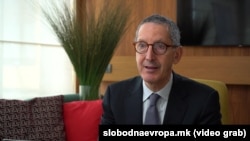 Edward P. Joseph, ligjërues në Universitetin Johns Hopkins.