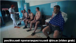 Дар'я Сидорова з пораненими російськими військовими в лікарні Первомайська на Луганщині