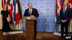 ԱՄՆ պետքարտուղար Մայք Փոմփեոն խոսում է լրագրողների հետ ՄԱԿ-ի Անվտանգության խորհրդի նիստից հետո, Նյու Յորք, 20-ը օգոստոսի, 2020թ. 