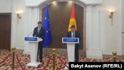 Кыргызстандын Министрлер кабинетинин төрагасы Акылбек Жапаров, Европа Комиссиясынын аткаруучу вице-президенти Валдис Домбровскис.