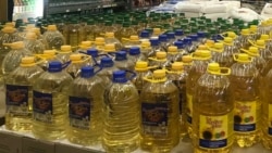 Diňle: Günebakar ýagy has gymmat bahadan satuwda peýda boldy 