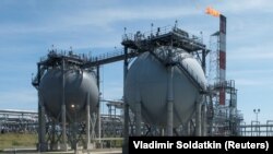 Суюлтулган газ заводу. Сахалин.