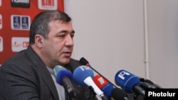 Рубен Айрапетян на пресс-конференции, Ереван, 15 марта 2012 г.  
