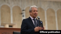 Адахан Мадумаров.