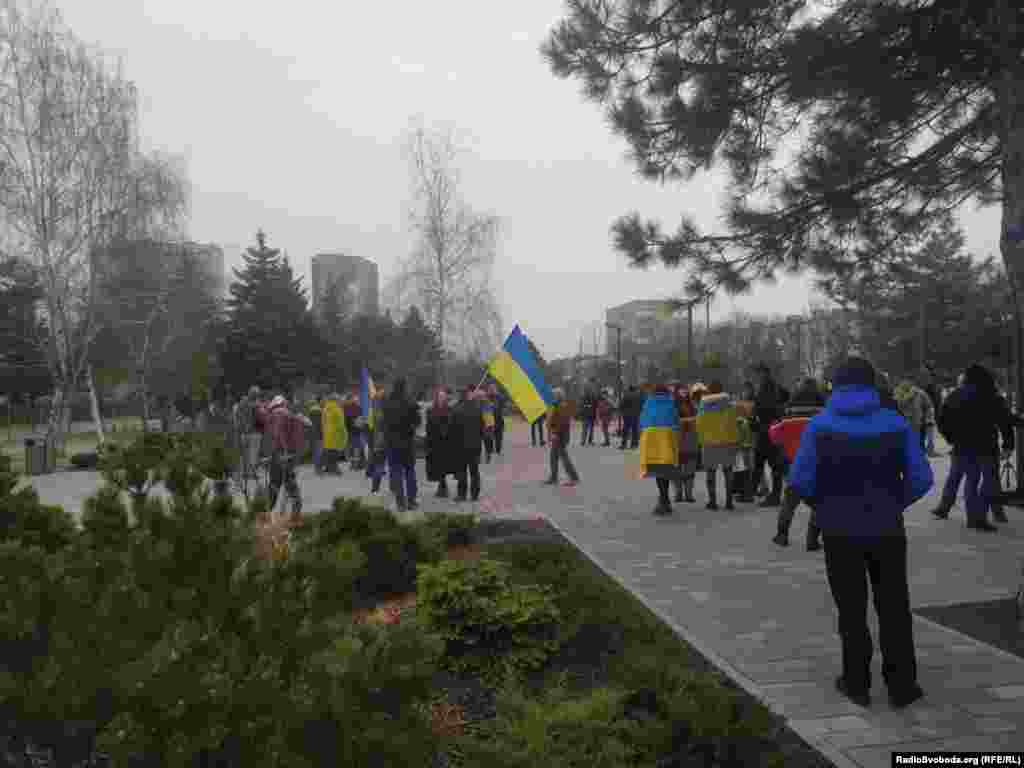 Маріупольці збираються на свято